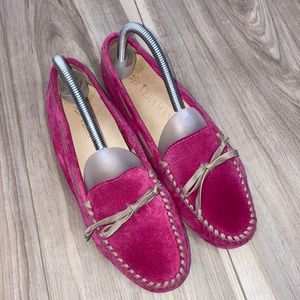 Vera Wang fuschia suede leather driving loafers size 8